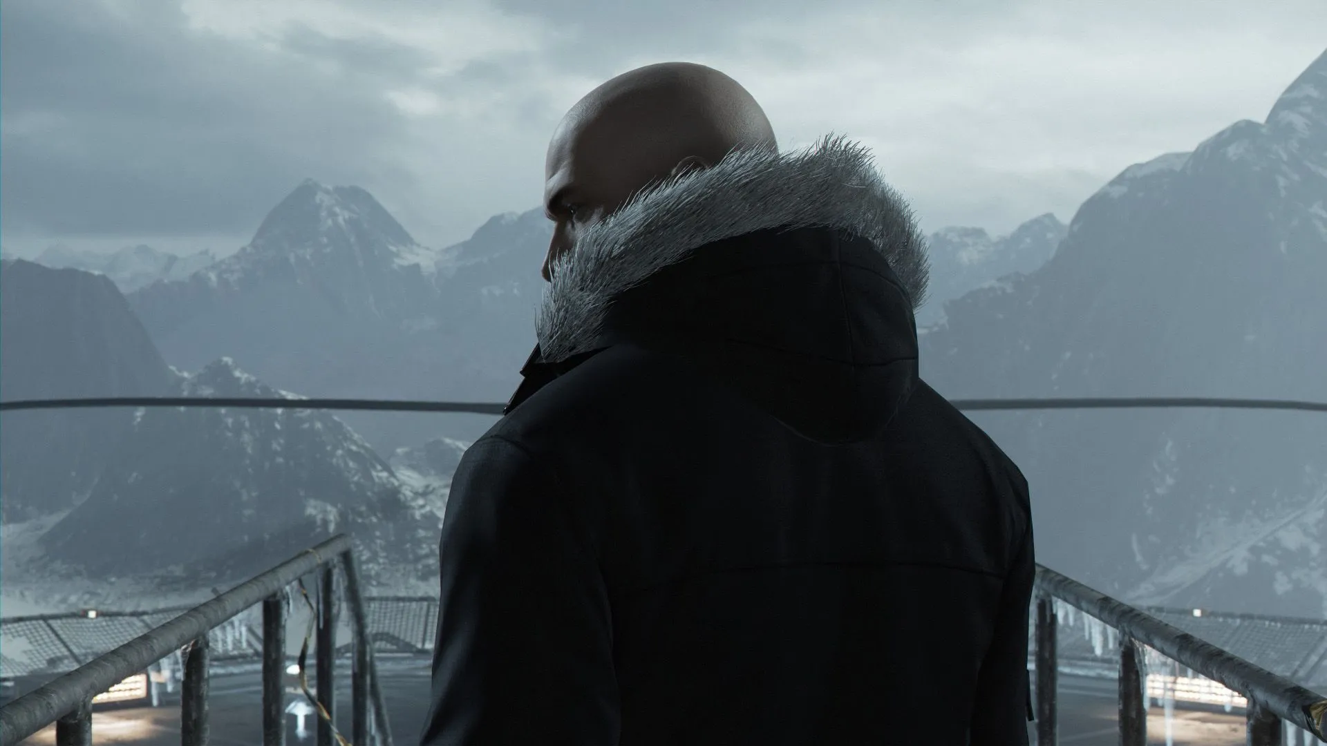 Agent 47 trong bộ vest đặc trưng, sẵn sàng thực hiện nhiệm vụ ám sát lén lút trong Hitman (2016).
