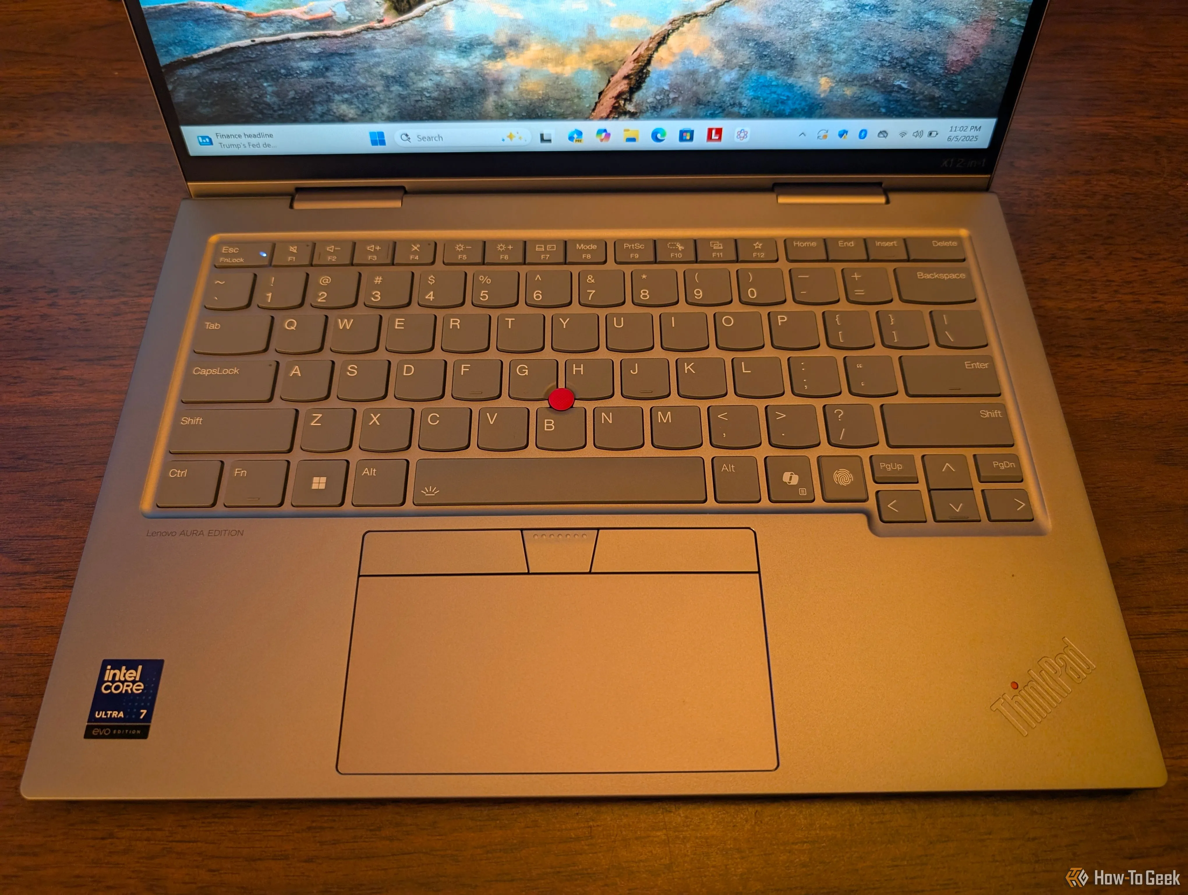 Bàn phím và touchpad chất lượng cao của Lenovo ThinkPad X1 2-in-1 Gen 10 Aura Edition