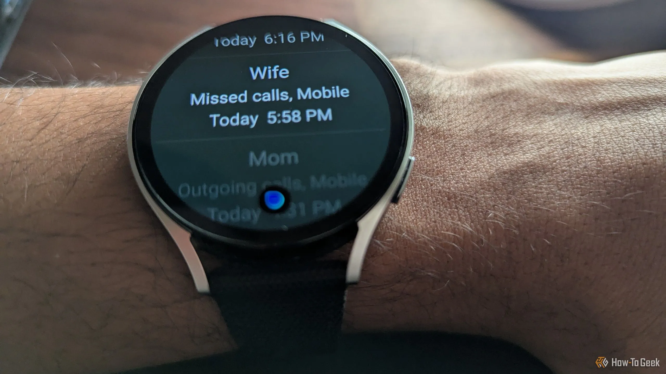 Bixby hiển thị danh sách các cuộc gọi nhỡ và gần đây trên Galaxy Watch 6