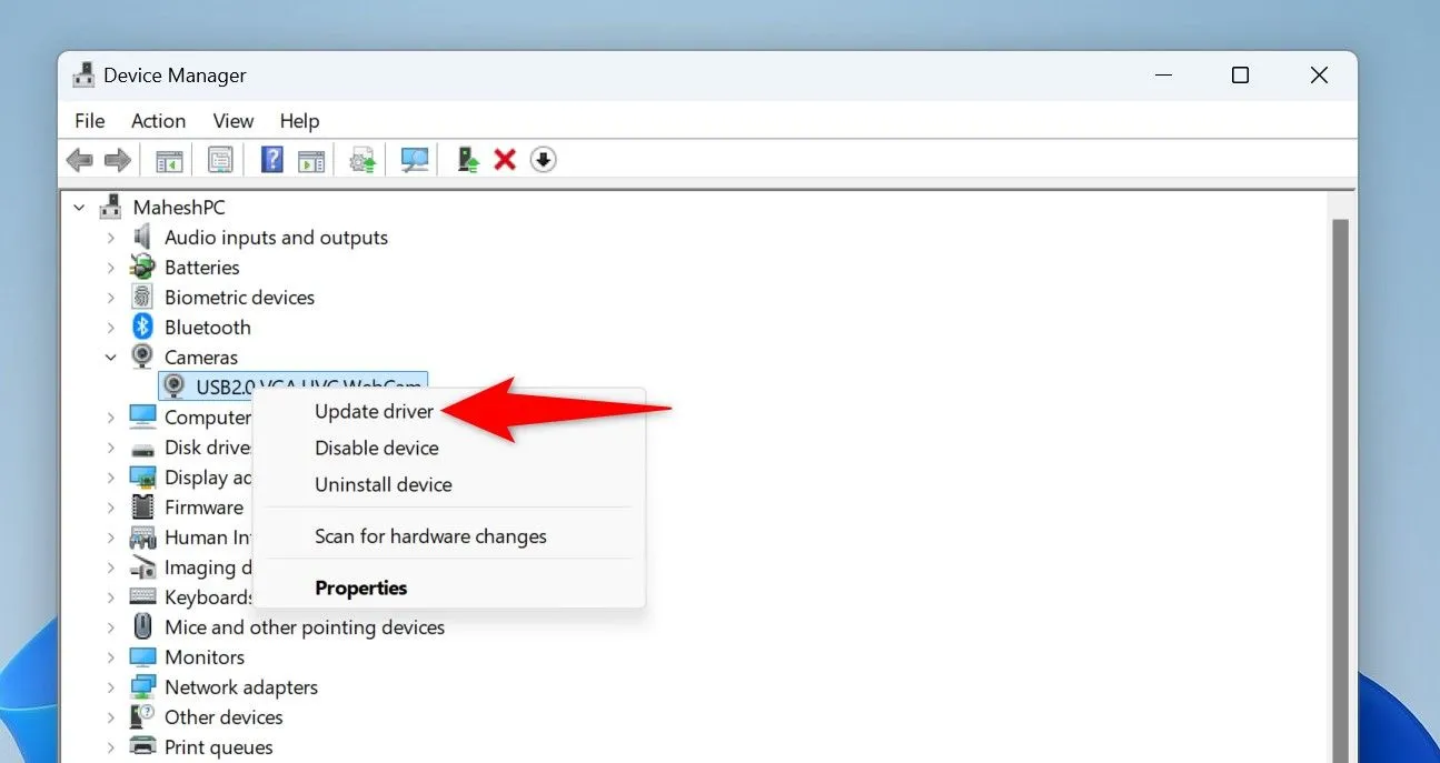 Cập nhật trình điều khiển thiết bị qua Device Manager để cải thiện hiệu suất Windows 11.