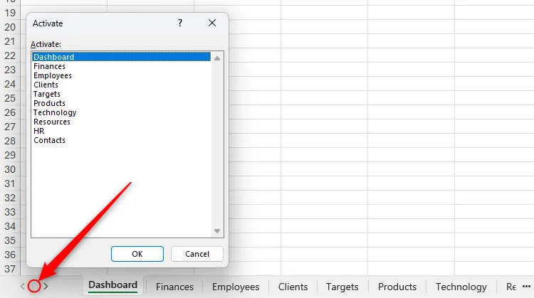 Cửa sổ Activate trong Microsoft Excel hiển thị danh sách các tab trang tính theo chiều dọc để dễ dàng lựa chọn