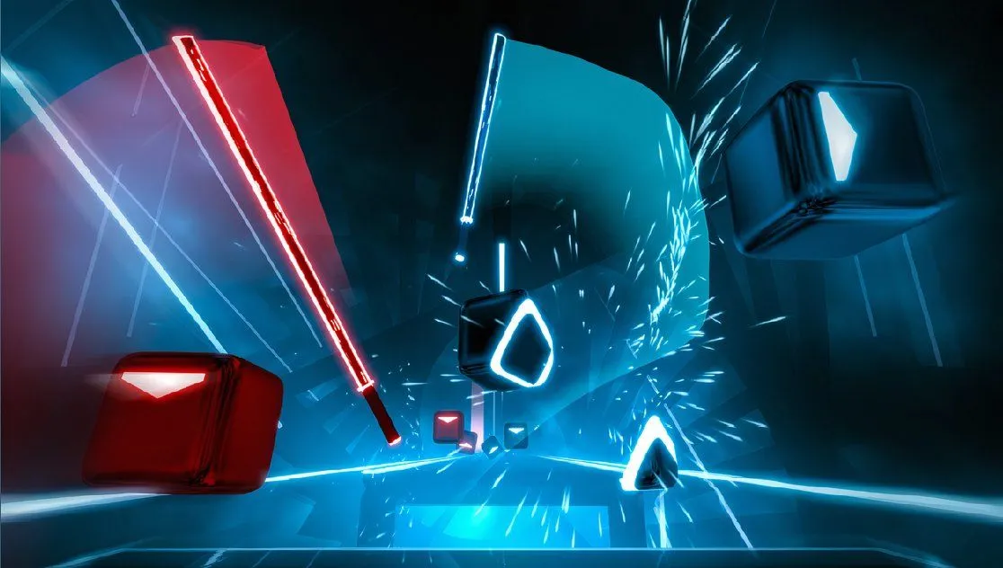 Hai thanh kiếm ánh sáng màu đỏ và xanh trong game Beat Saber đang cắt xuyên các khối nhạc bay tới theo nhịp điệu sôi động.