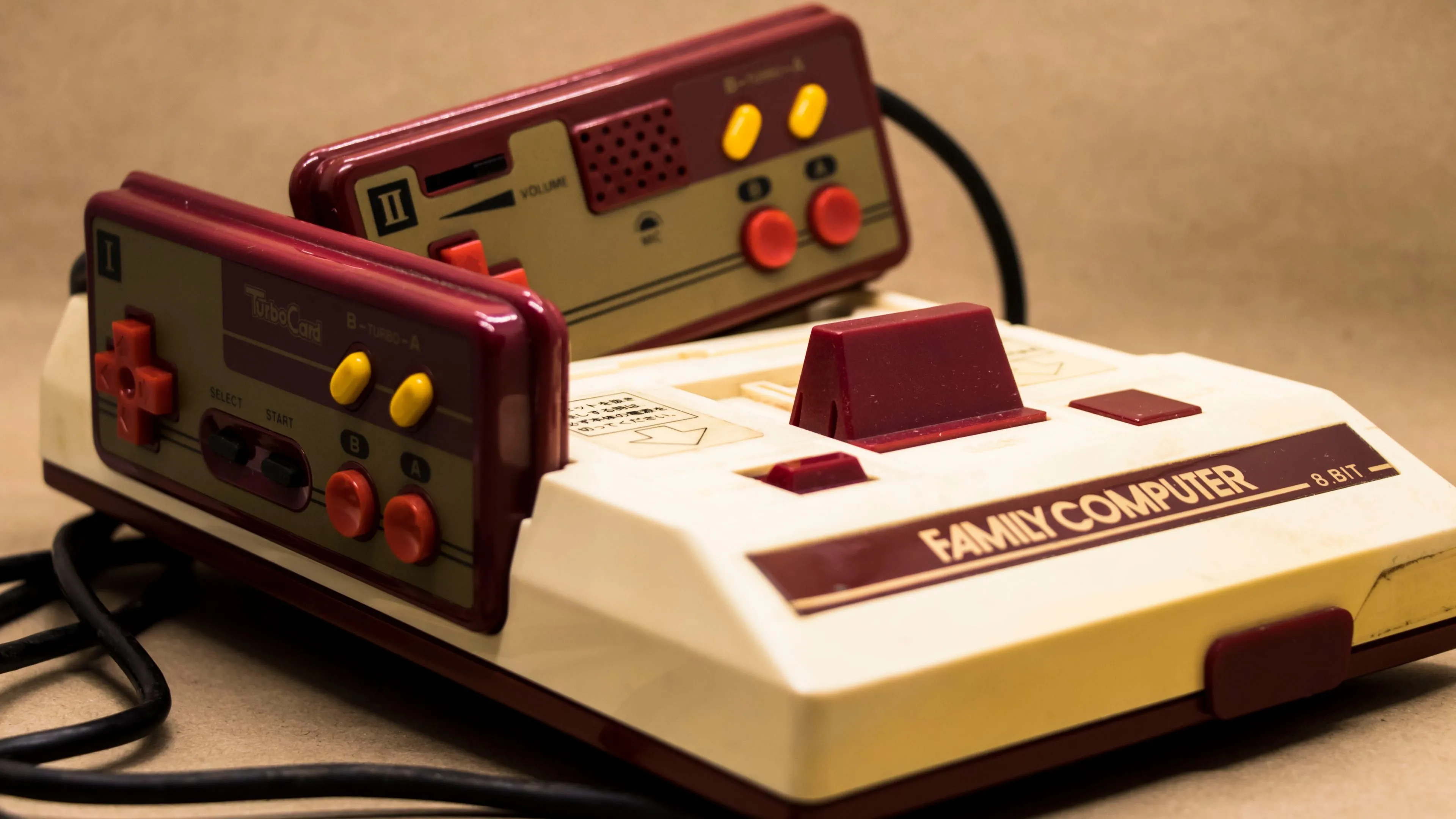 Game Console Đắt Đỏ: Vì Sao Game Mobile Là Lựa Chọn Tiết Kiệm Vượt Trội Hơn?