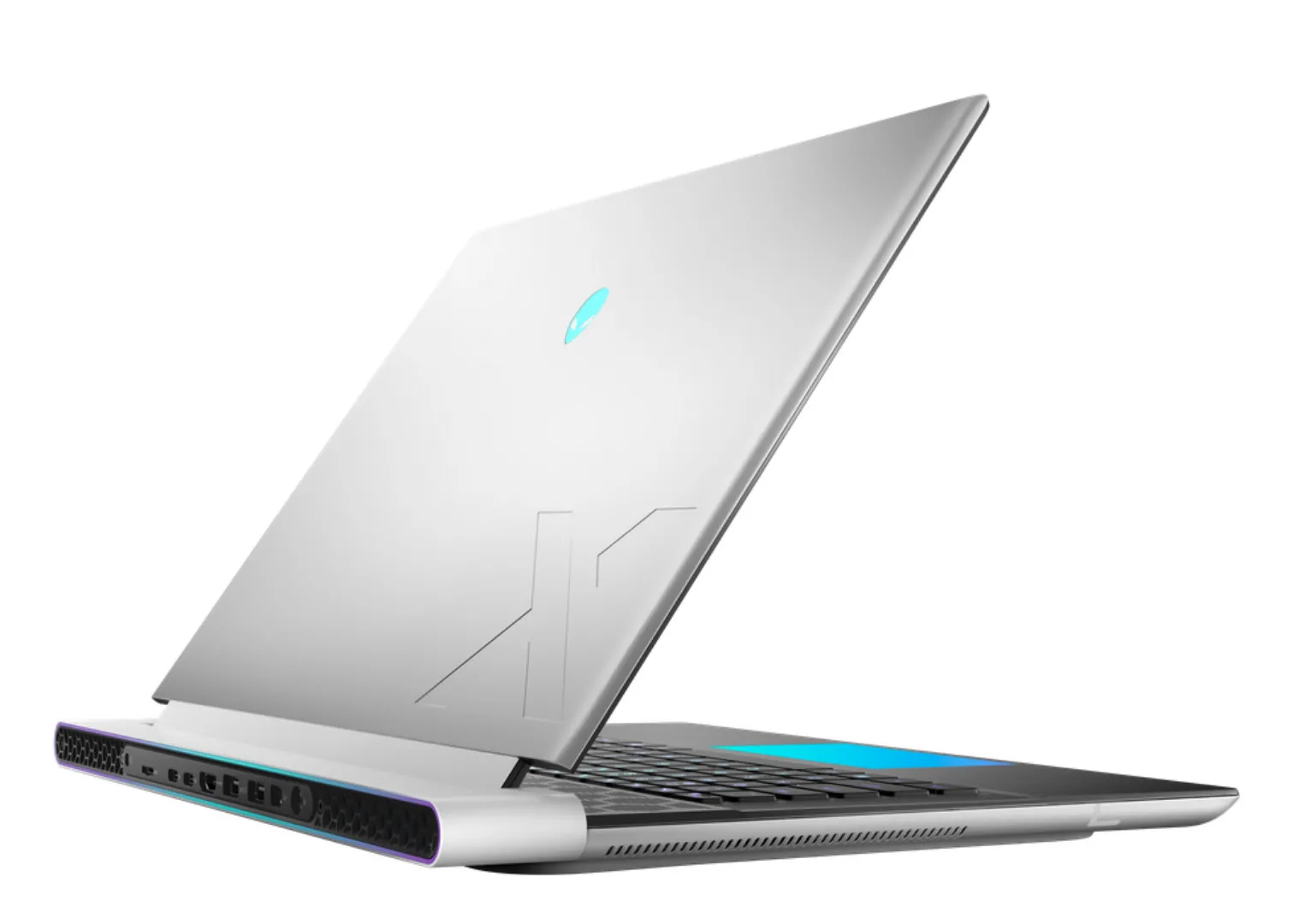 Laptop gaming Alienware x16 R2 với cổng sạc đa dạng