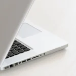 MacBook Pro 13 inch đời cũ có ổ đĩa quang