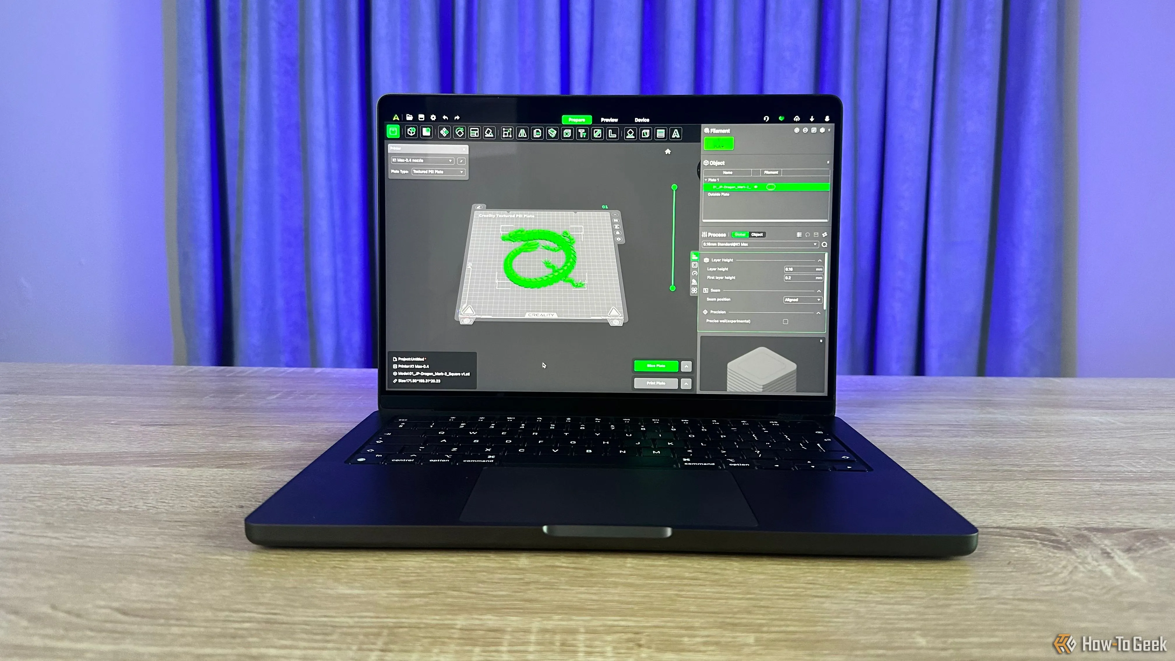 MacBook Pro trang bị chip Apple M4 Pro đang hiển thị ứng dụng đồ họa 3D, minh họa khả năng xử lý hiệu năng cao của dòng chip này cho cả công việc và gaming
