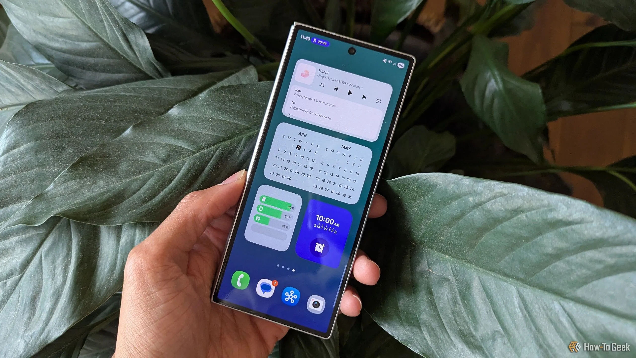 Màn hình chính One UI 7 của Samsung trên màn hình ngoài Galaxy Z Fold 6, thể hiện sự tinh chỉnh giao diện