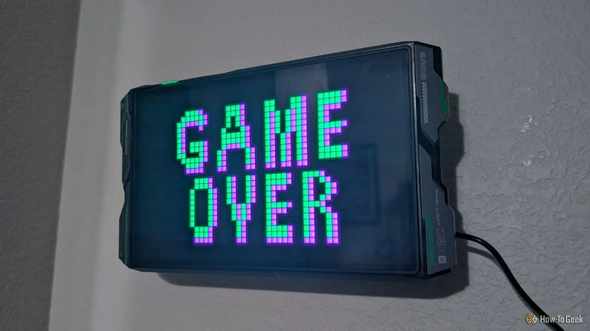 Màn hình chơi game hiển thị chữ 'Game Over', báo hiệu game gacha sắp kết thúc dịch vụ (End of Service).