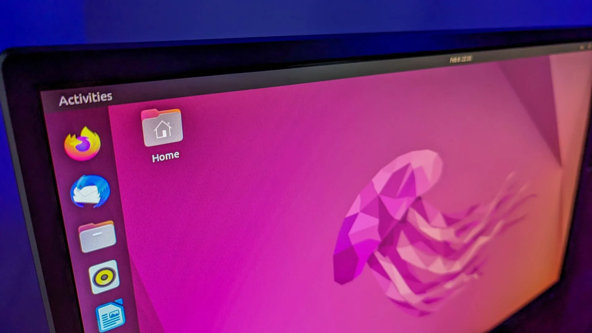 Màn hình nền Ubuntu - môi trường làm việc phổ biến cho lệnh find Linux