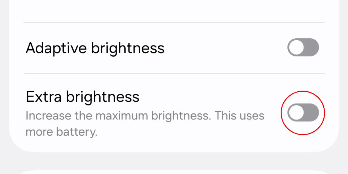 Nút bật chế độ Độ sáng tăng cường (Extra brightness) trong cài đặt màn hình Galaxy S25