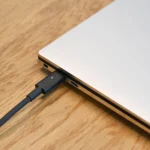 Sạc laptop Dell XPS 15 qua cổng USB-C PD