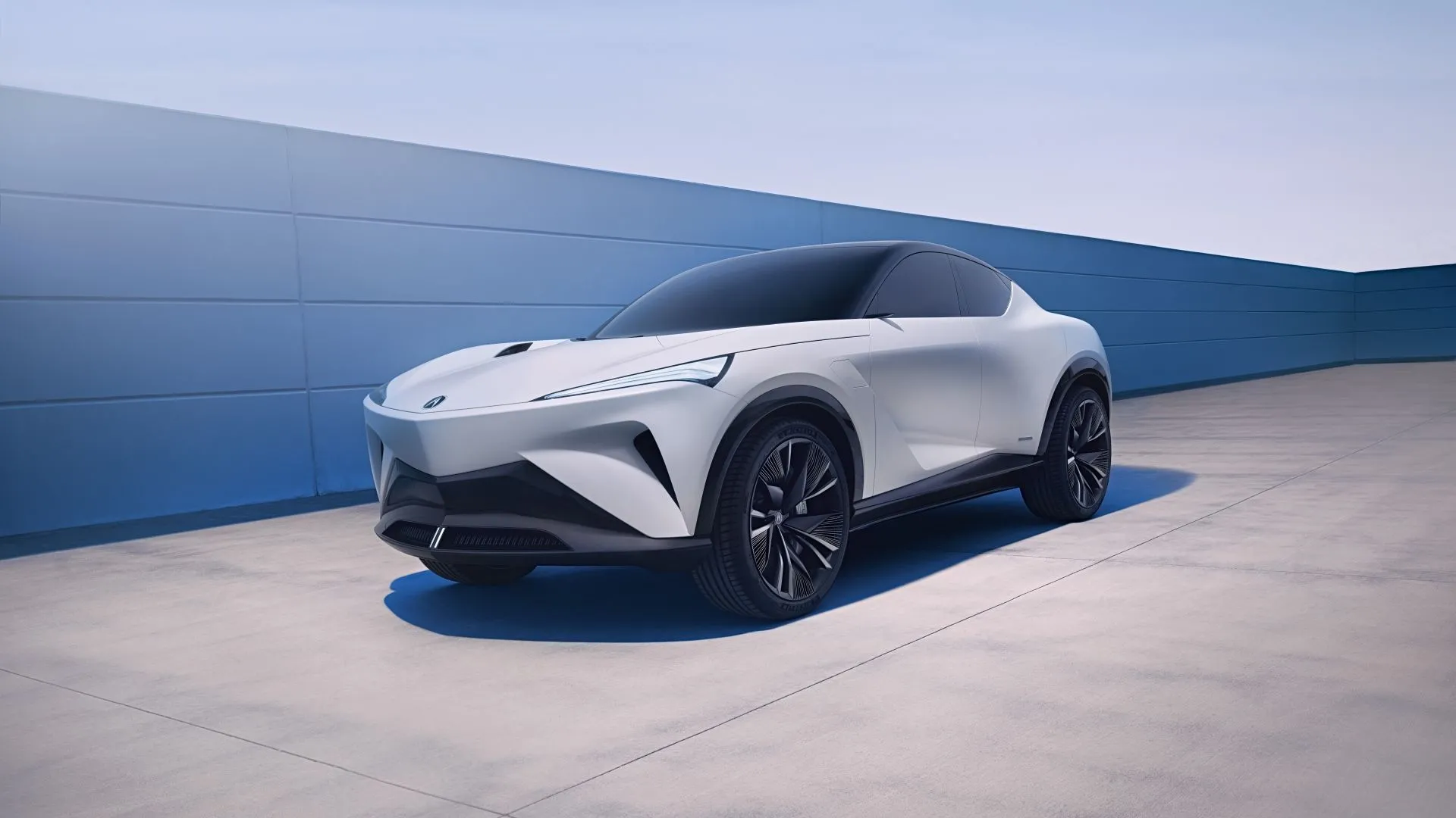 Acura Performance EV Concept màu xanh dương với đèn pha sắc sảo và kiểu dáng SUV coupe tương lai