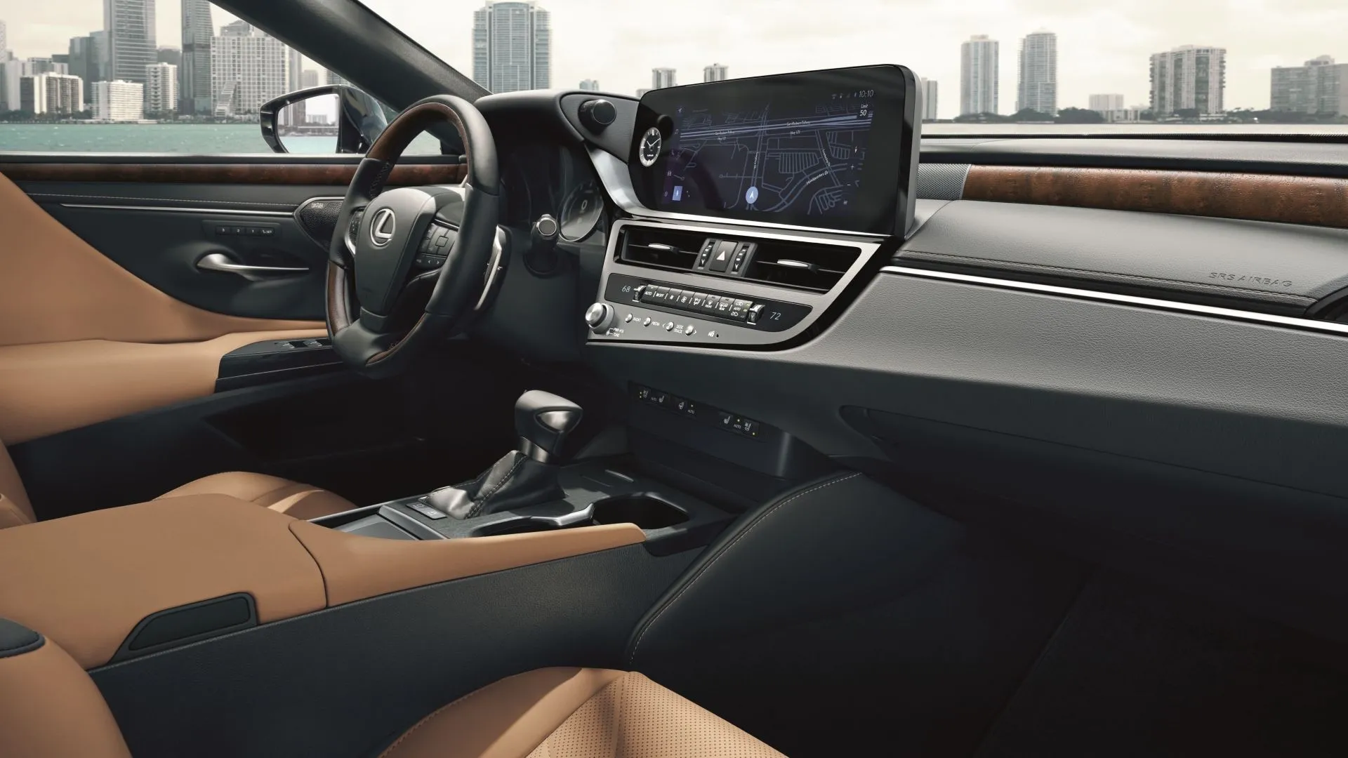 Bảng điều khiển trung tâm của Lexus ES 2025 với các cảnh báo
