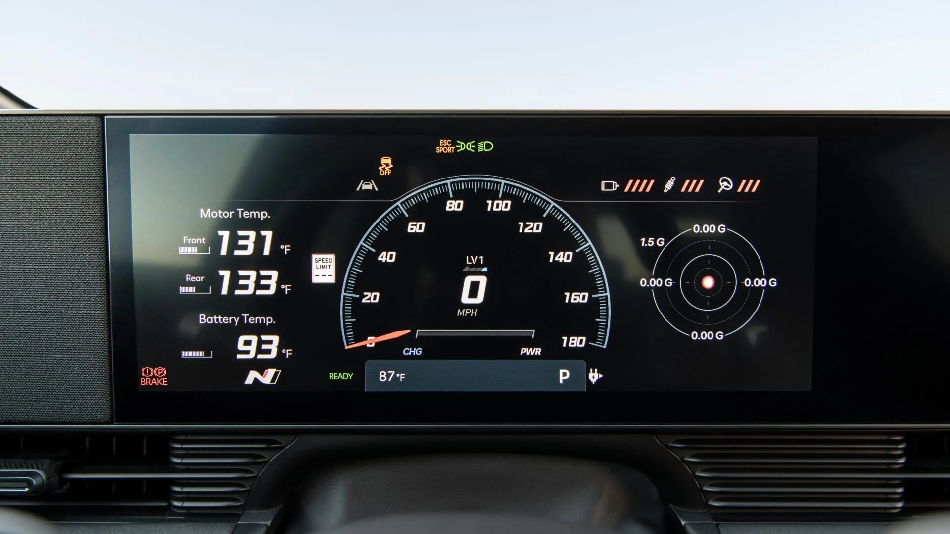 Bảng đồng hồ kỹ thuật số của Hyundai Ioniq 5 N 2025 hiển thị âm thanh động cơ