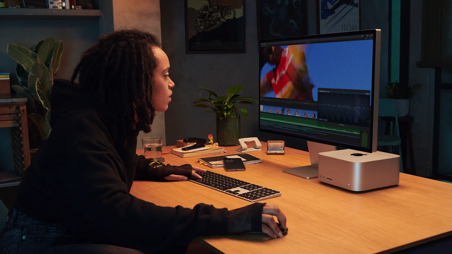 Bộ đôi Mac Studio và Apple Studio Display, sự kết hợp hoàn hảo cho công việc sáng tạo.