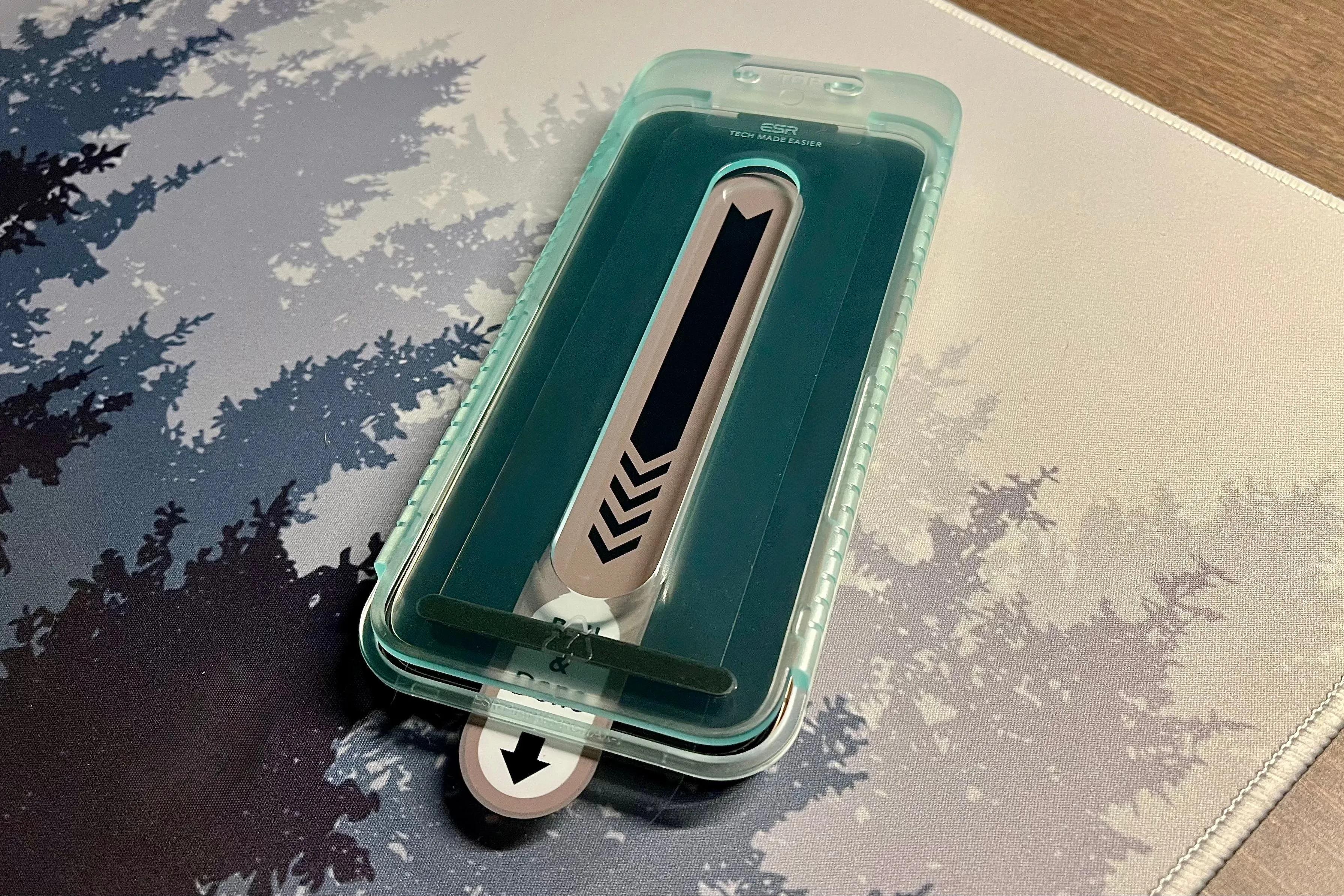 Bộ kit dán màn hình tự động giúp thao tác nhanh chóng và dễ dàng trên iPhone
