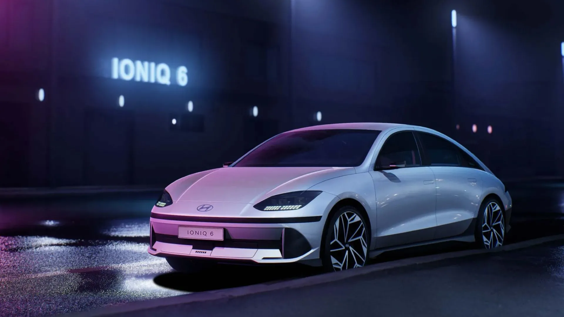 Cận cảnh phía trước xe điện Hyundai IONIQ 6, một trong những mẫu xe sẽ hưởng lợi từ công nghệ pin thể rắn.