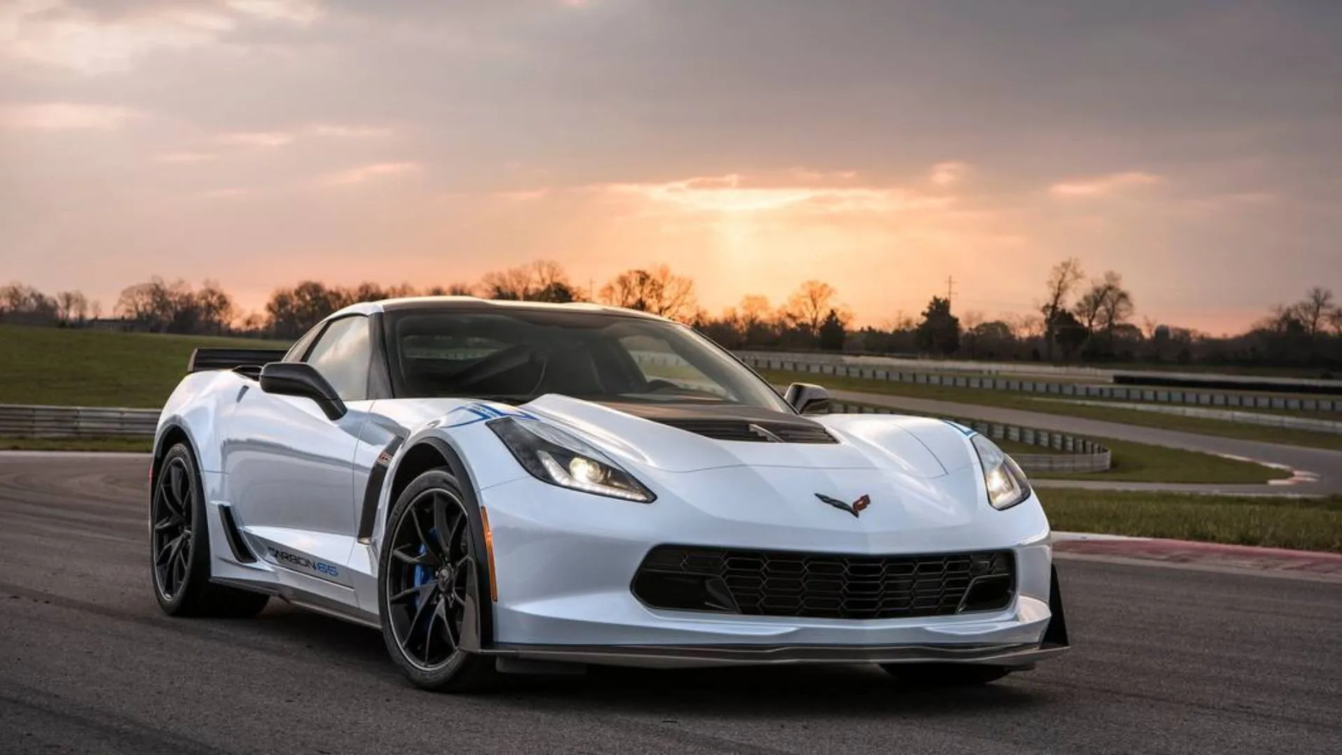 Chevrolet Corvette C7 Z06 góc ¾ phía trước, biểu tượng xe thể thao Mỹ với sức mạnh và công nghệ tiên tiến