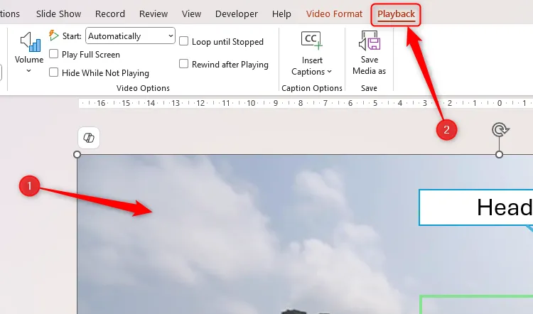 Chọn video trong PowerPoint và mở thẻ Phát lại (Playback) trên thanh công cụ để thêm dấu trang