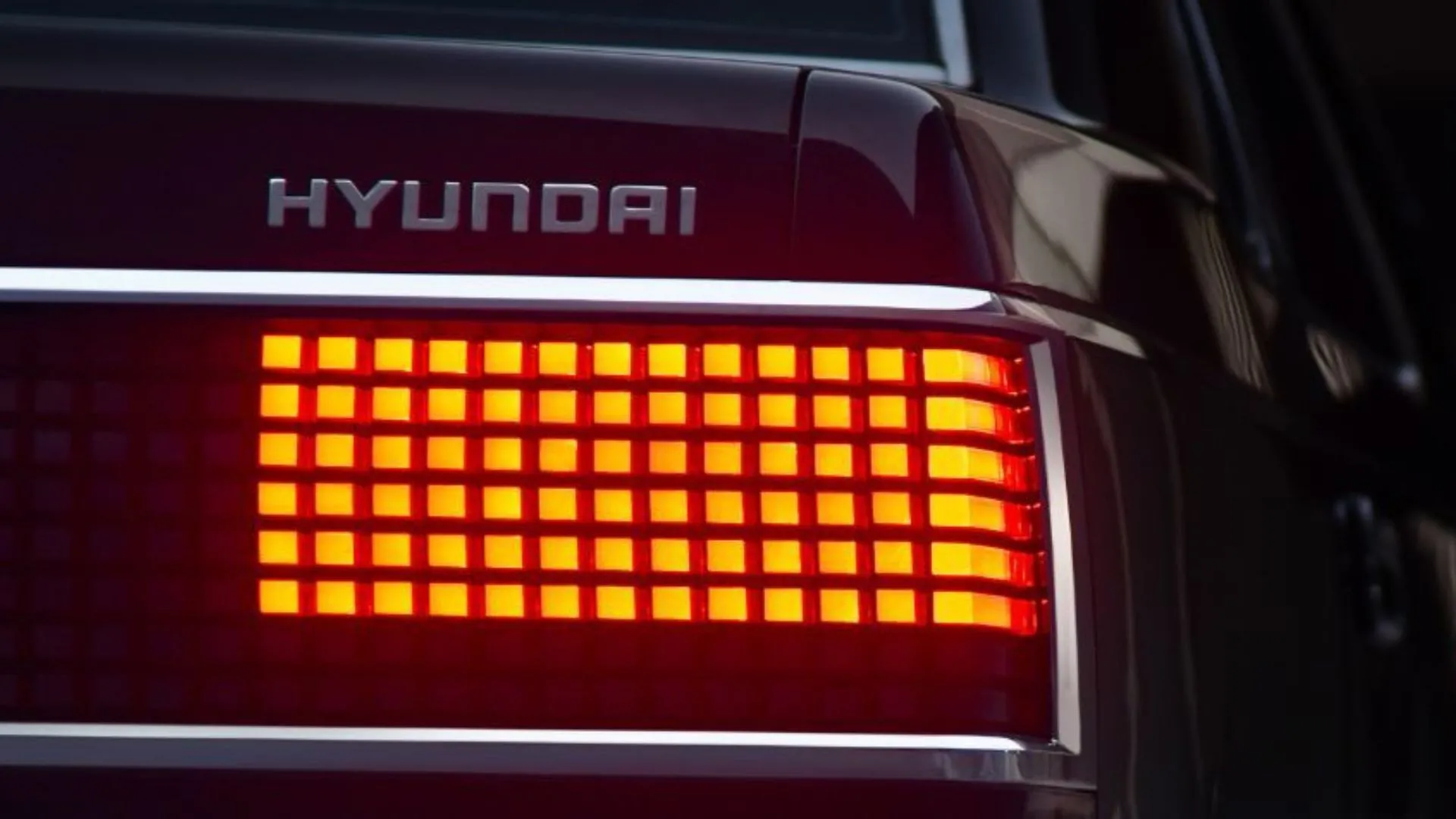 Đèn hậu Parametric Pixel đầy ấn tượng của mẫu concept Hyundai Heritage Series Grandeur.