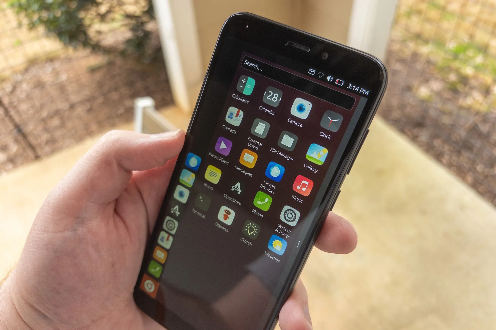 Điện thoại chạy hệ điều hành Ubuntu Touch