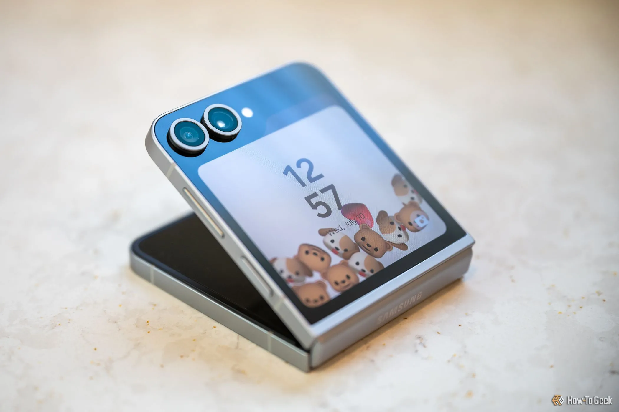 Điện thoại gập Samsung Galaxy Z Flip 7 màu tím nhạt