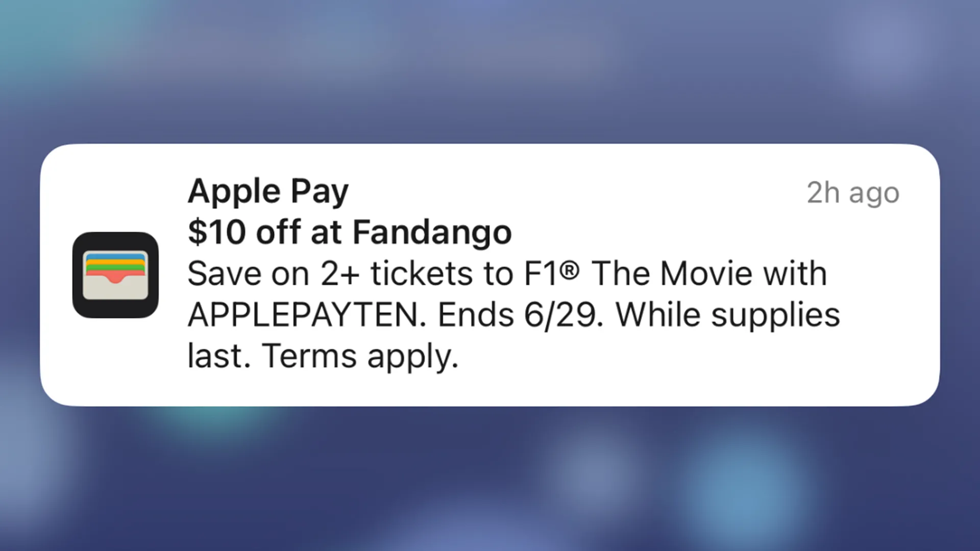 Giao diện Apple Wallet hiển thị thông báo đẩy quảng cáo phim F1