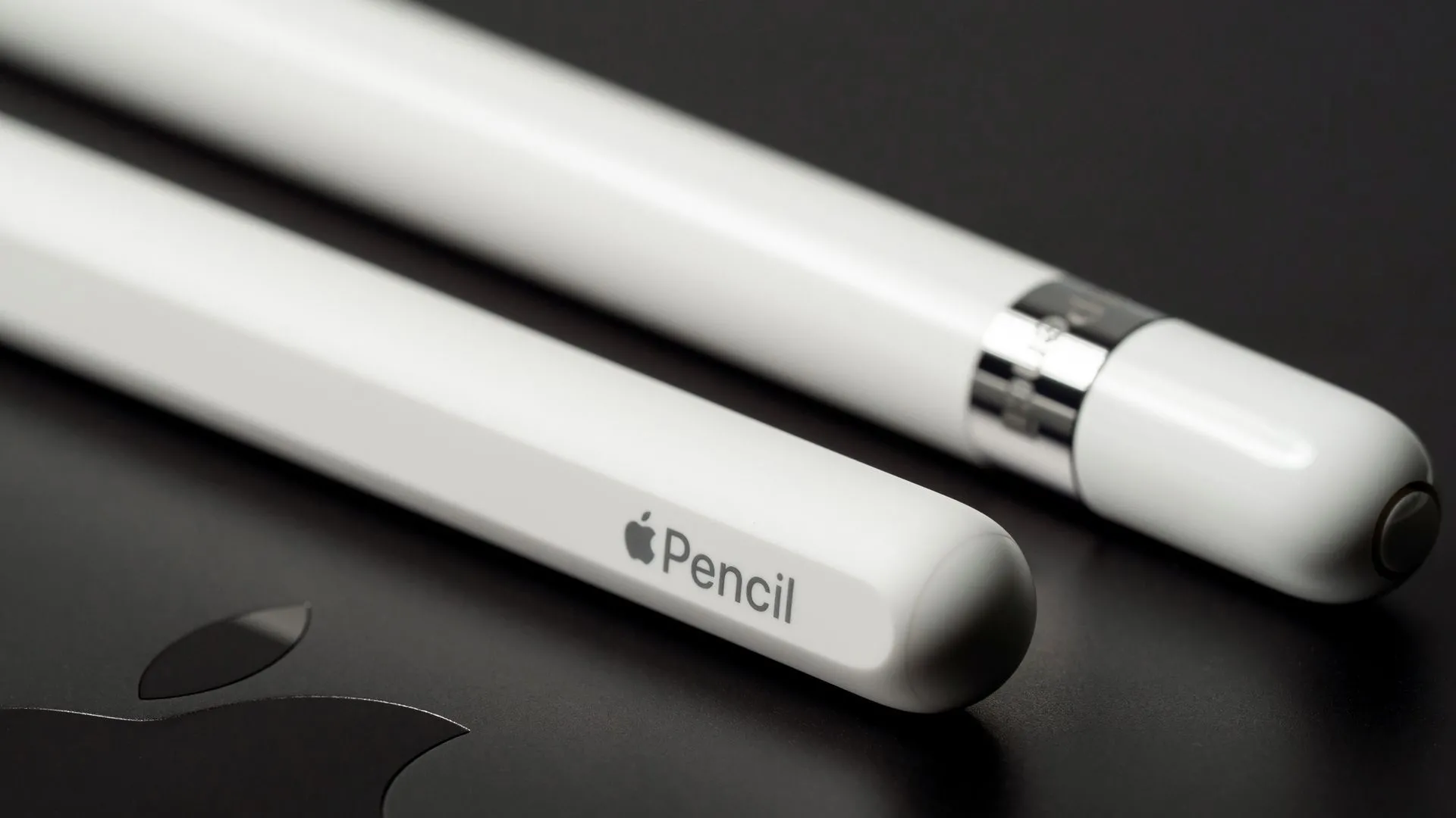 Hai phiên bản Apple Pencil (Pro và USB-C) tương thích với cả iPad Air M3 và M2.
