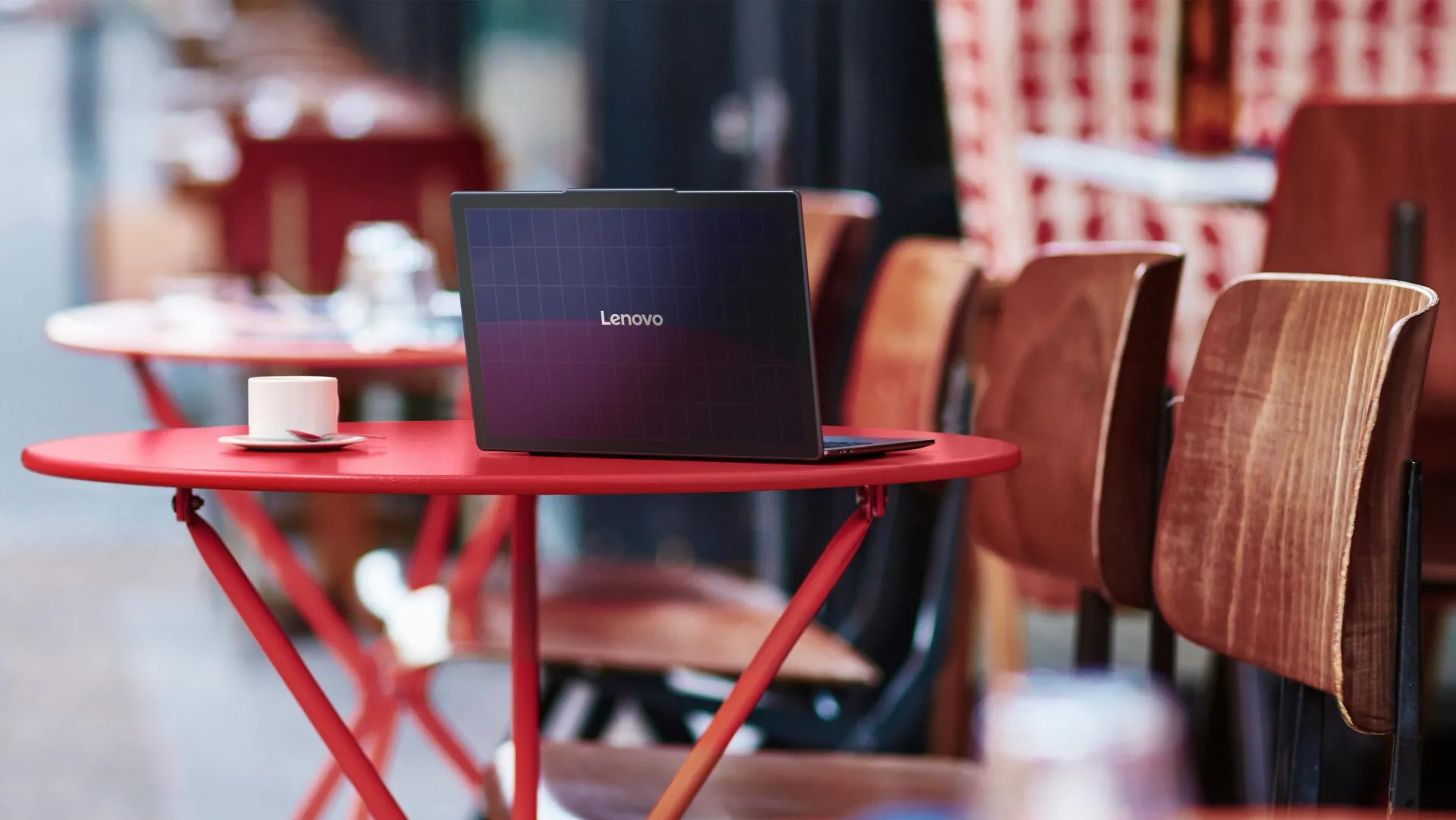 Laptop Lenovo Yoga Concept với tấm pin năng lượng mặt trời