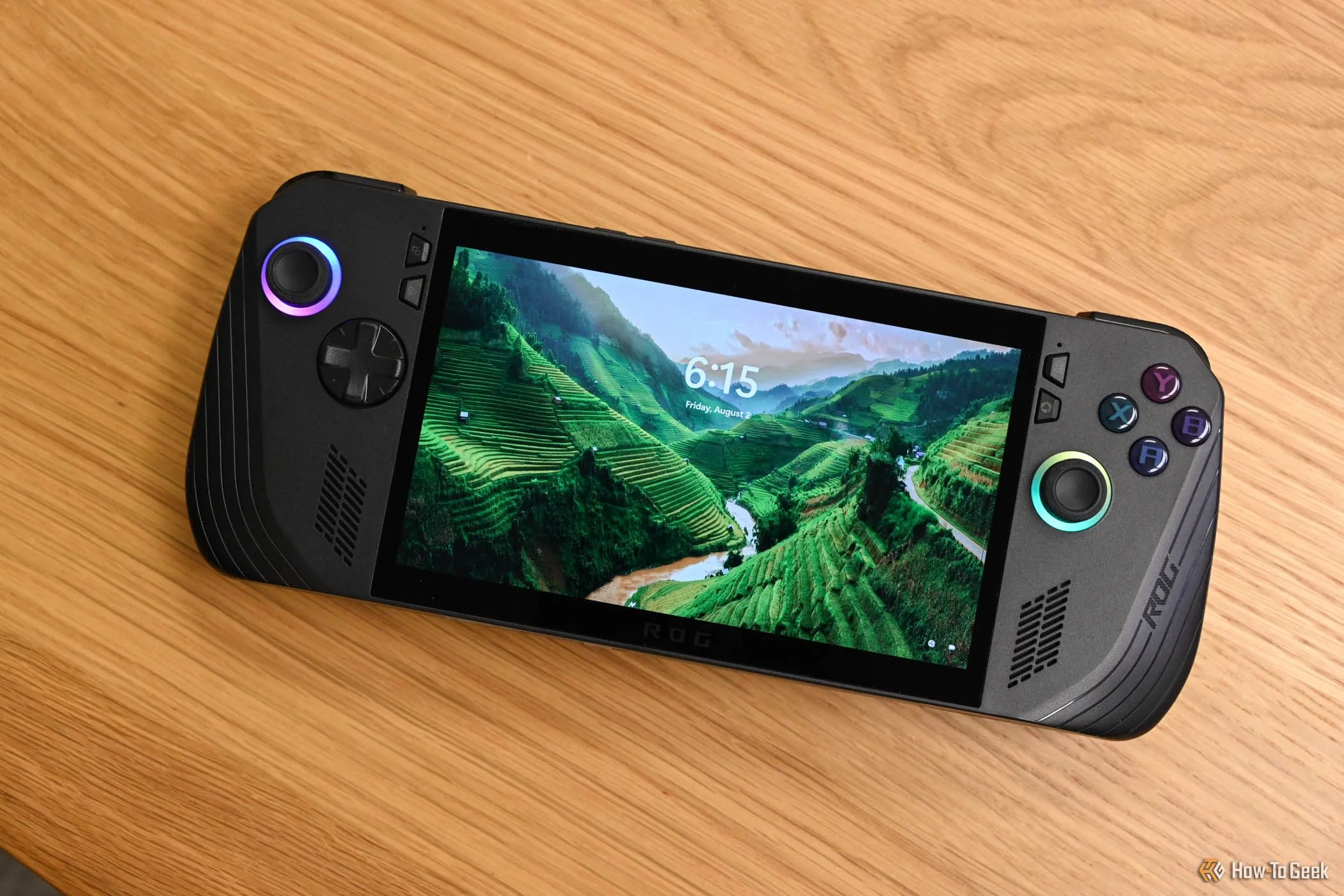 Màn hình khóa trên ASUS ROG Ally X hiển thị bố cục bàn phím gamepad mới
