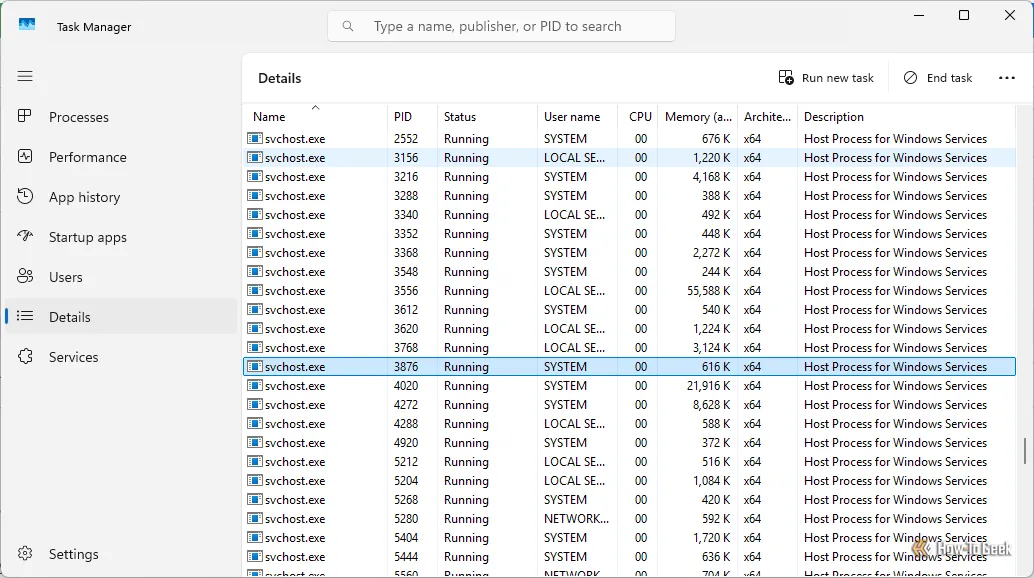 Một danh sách dài các tiến trình svchost.exe không rõ ràng trong Task Manager