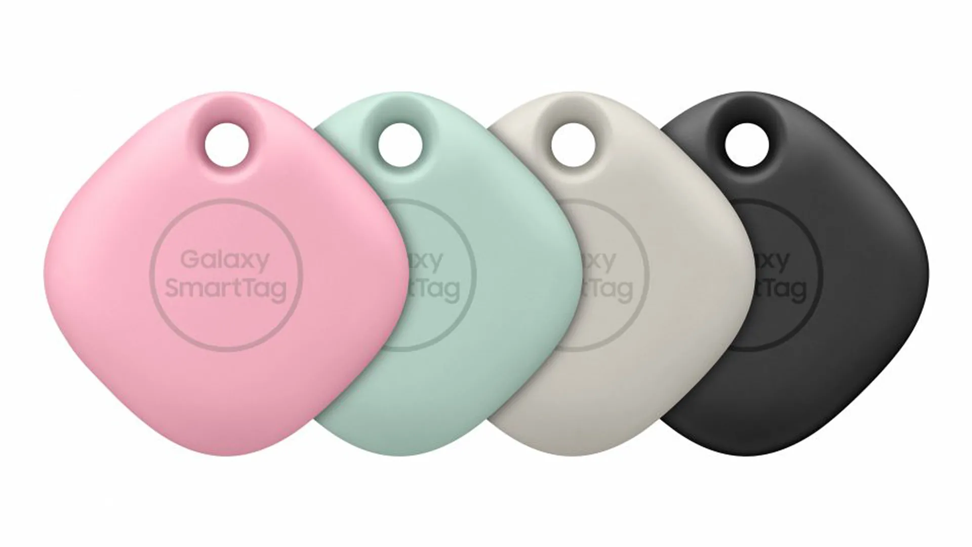 Một Samsung SmartTag màu đen đặt trên bề mặt màu xanh