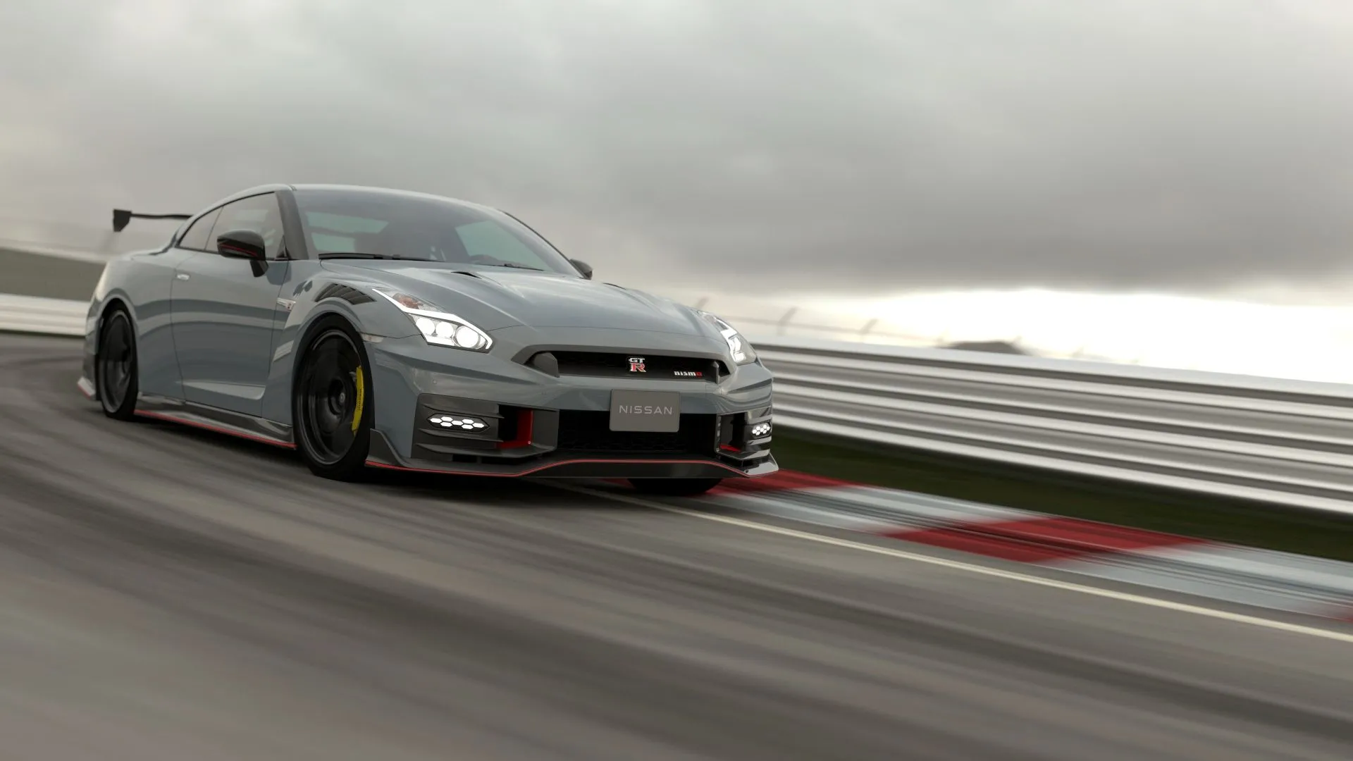 Nissan GT-R 2024 màu bạc đang vào cua, mẫu xe hiệu suất cao với mức độ giảm giá đáng kể