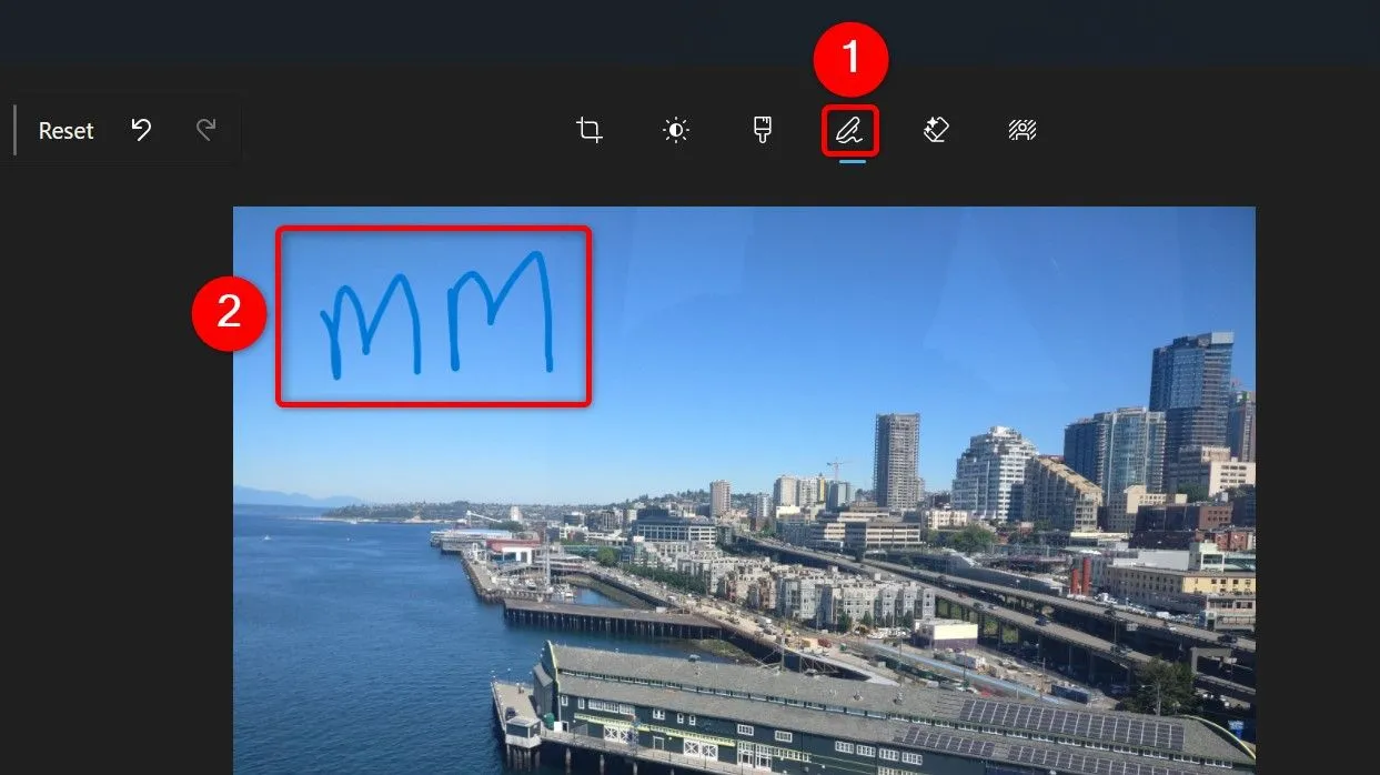 Sử dụng công cụ vẽ để tạo watermark trên ứng dụng Photos