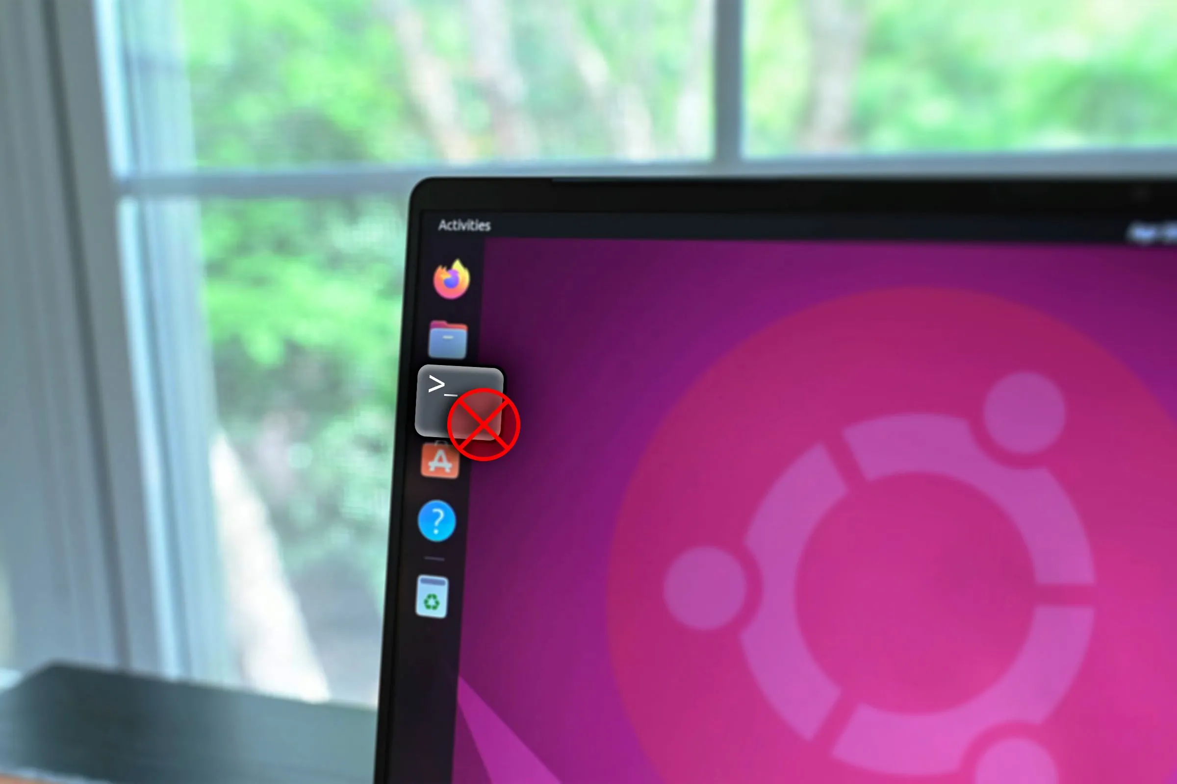 Thanh công cụ bên cạnh trên Ubuntu hiển thị biểu tượng terminal