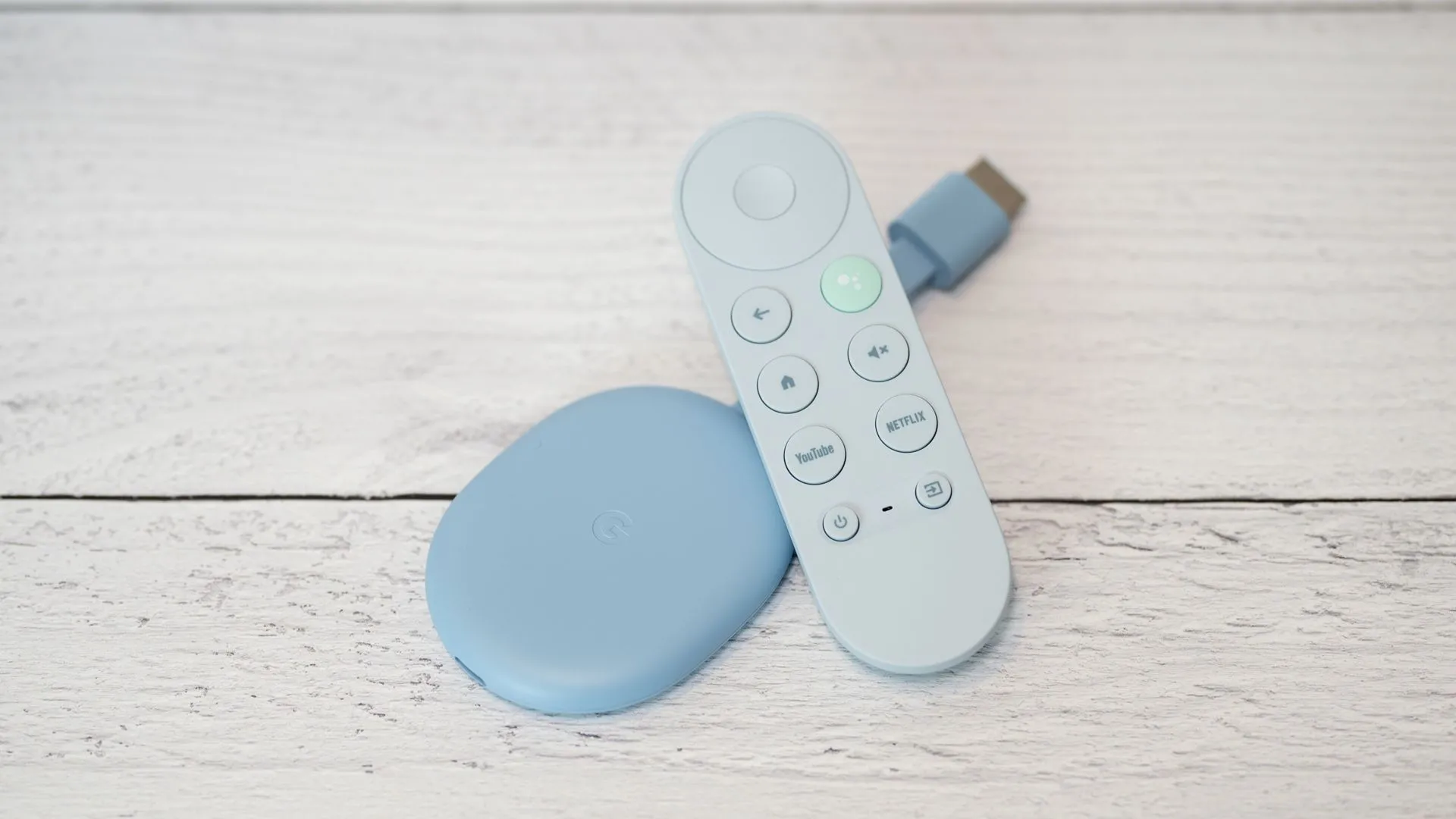 Thiết bị Chromecast với giao diện Google TV