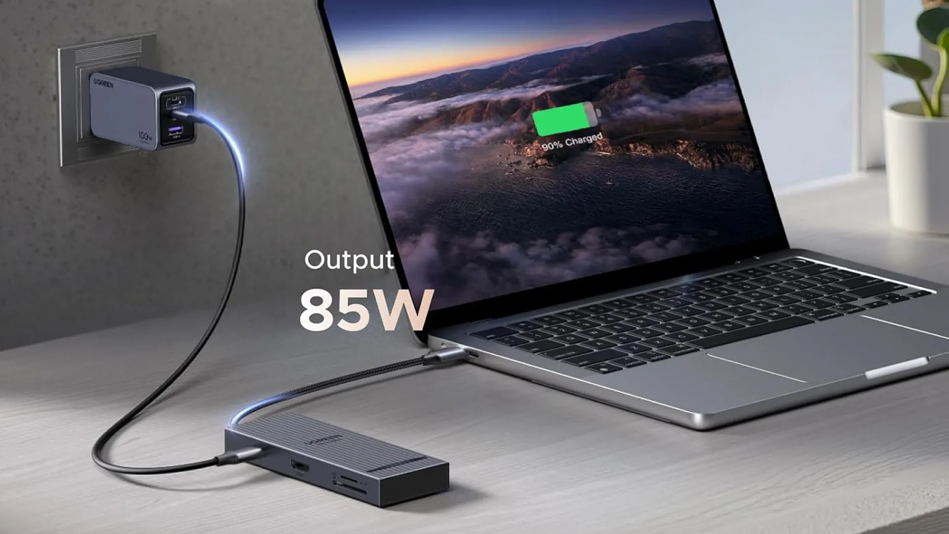 Thiết bị UGREEN Revodok Pro 8-in-1 USB-C Hub với nhiều cổng kết nối như USB-C, USB-A, HDMI và khe cắm thẻ nhớ, tăng cường khả năng mở rộng cho Chromebook.