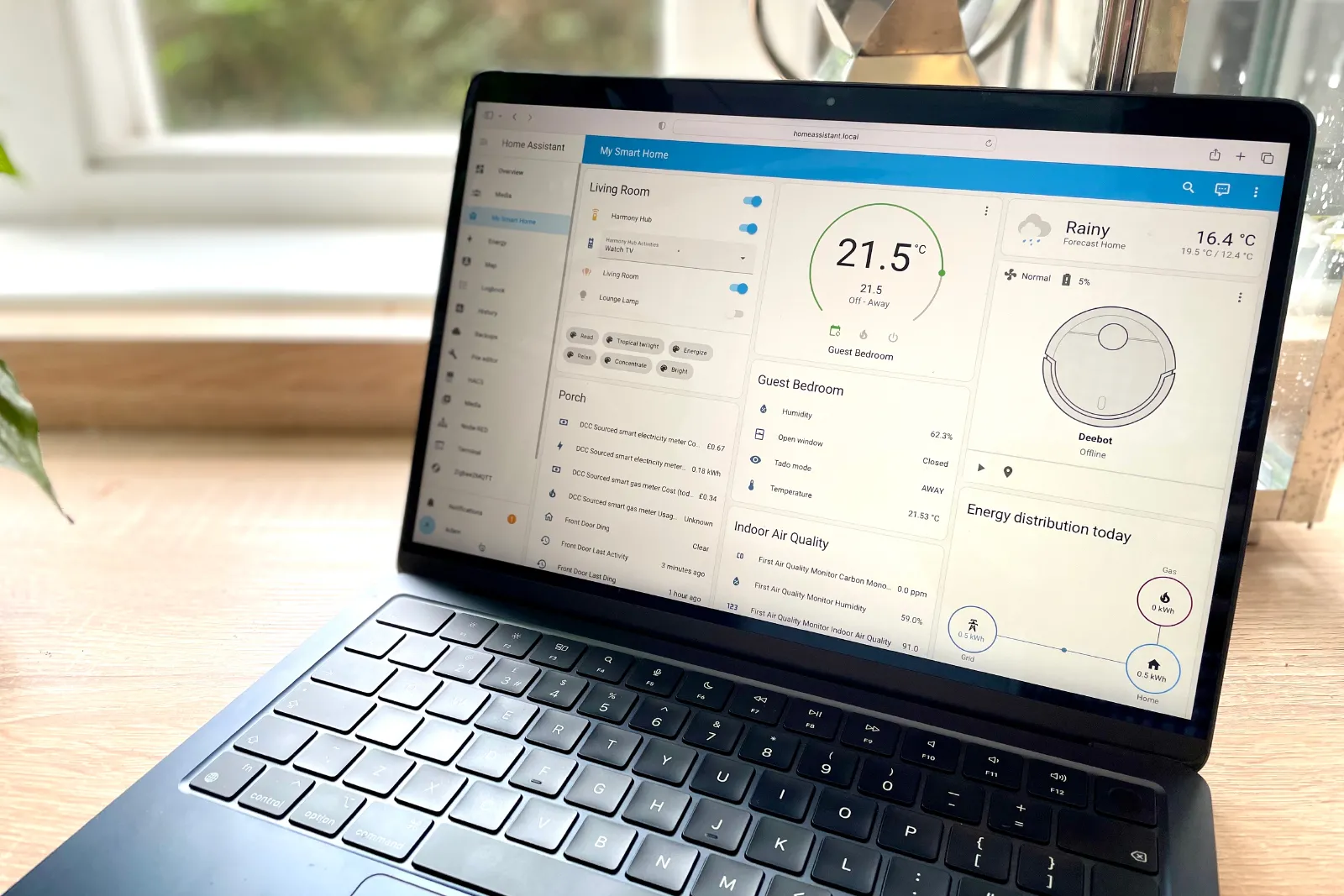 Home Assistant đang chạy trên máy tính MacBook Air