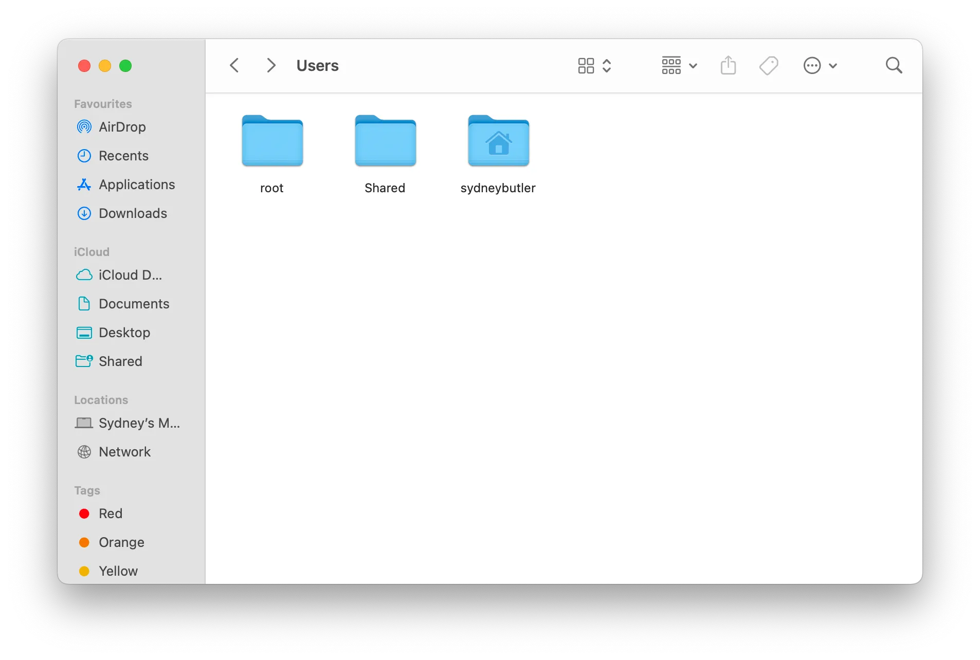 Thư mục Users trong macOS, hiển thị các thư mục tài khoản người dùng