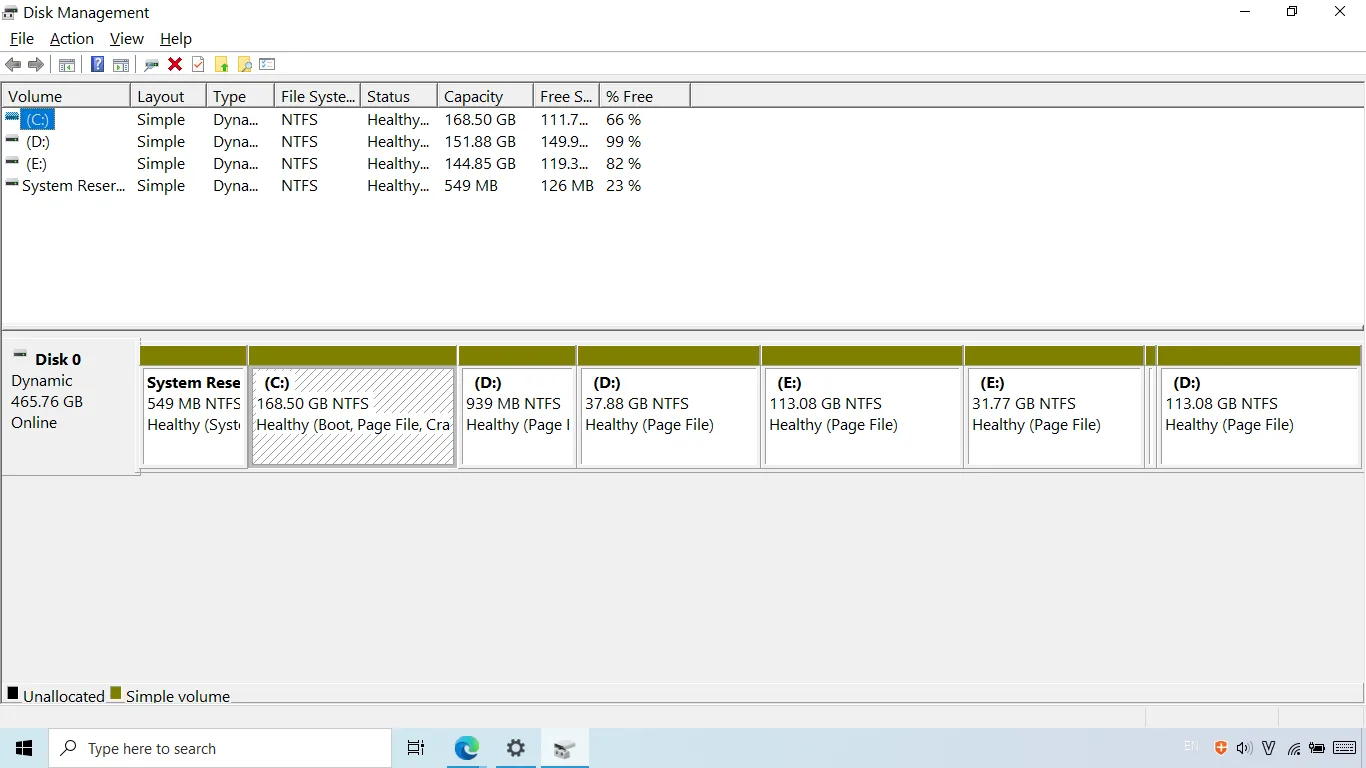 Ứng dụng Disk Management trên Windows hiển thị thông tin về các thiết bị lưu trữ, phân vùng và dung lượng