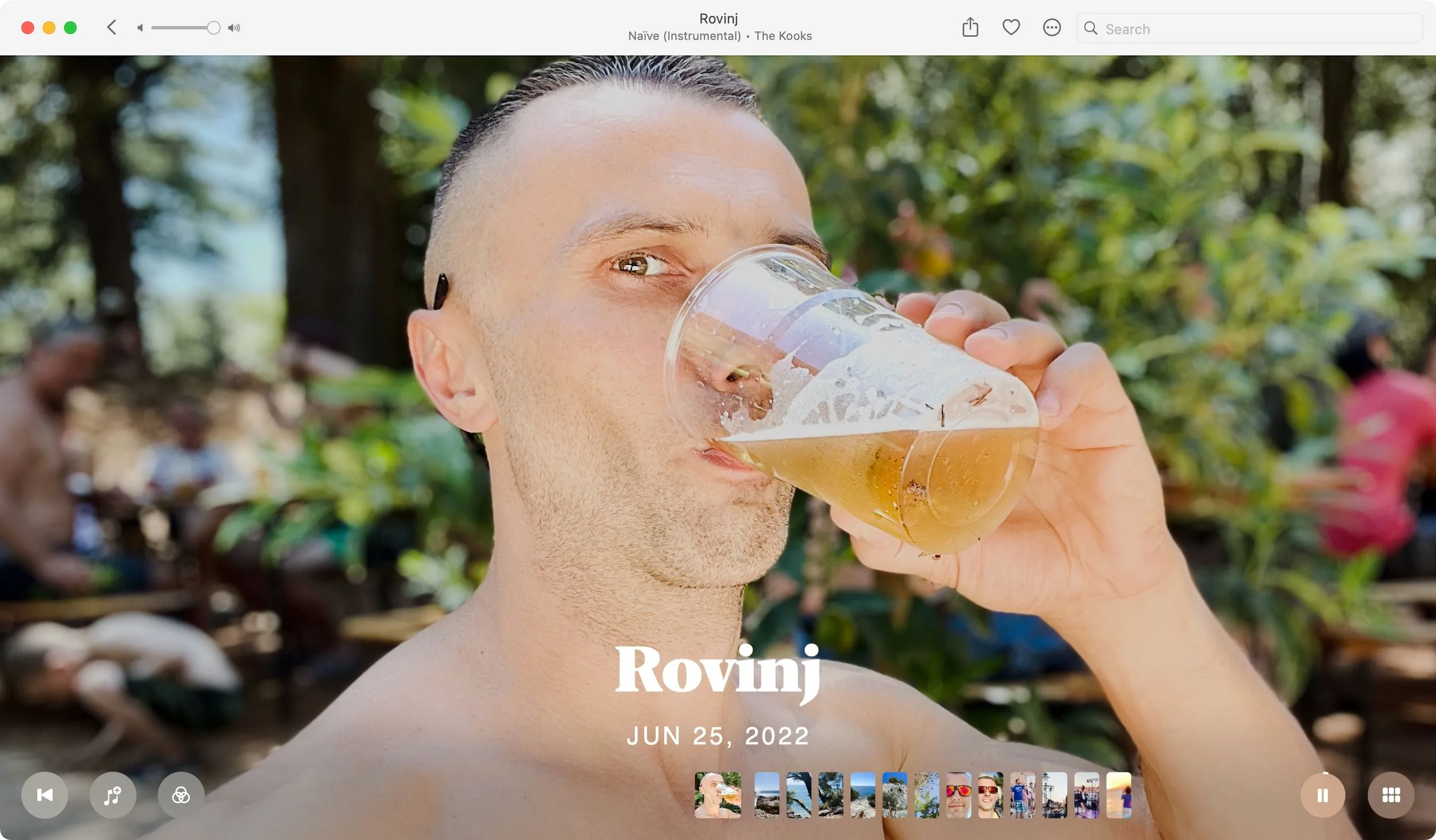 Ảnh bìa của một 'Phim Kỷ Niệm' trong ứng dụng Ảnh trên macOS Sequoia 15.4