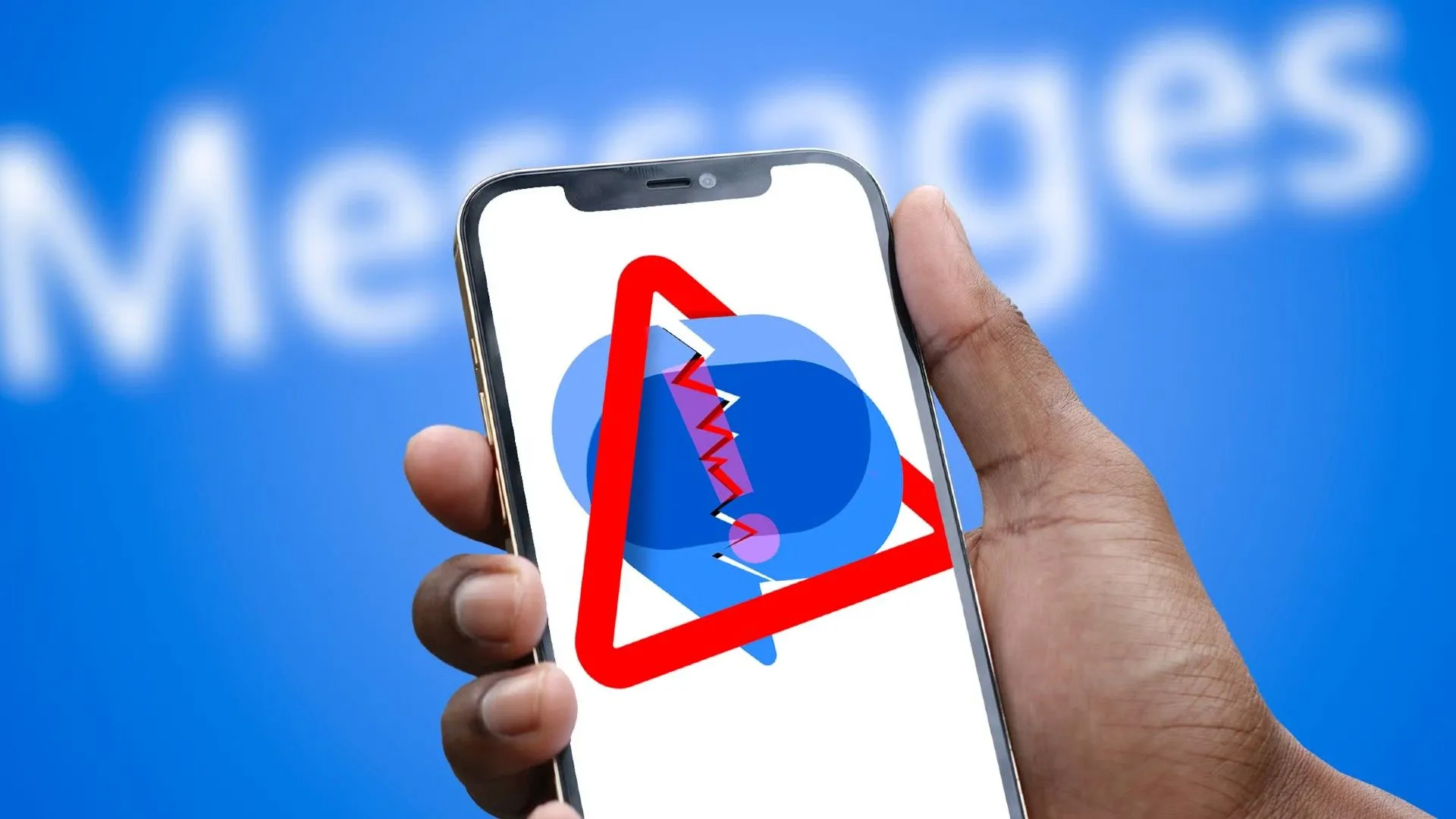 Bàn tay đang giữ điện thoại hiển thị ứng dụng Google Messages cùng biểu tượng cảnh báo, minh họa tính năng tạm ẩn thông báo chat nhóm.