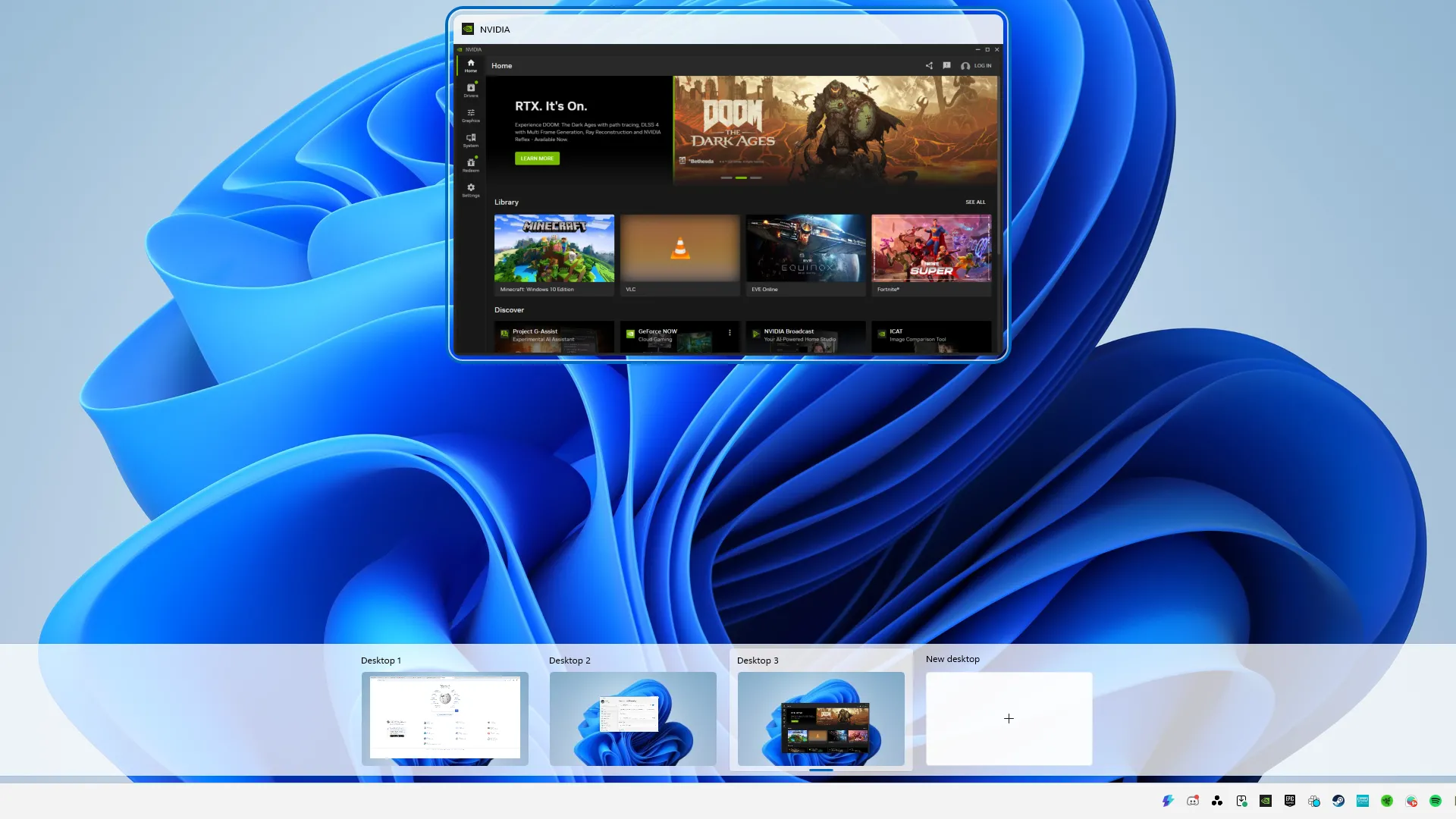 Các ứng dụng được sắp xếp gọn gàng trên nhiều màn hình ảo khác nhau, hiển thị không gian làm việc khoa học