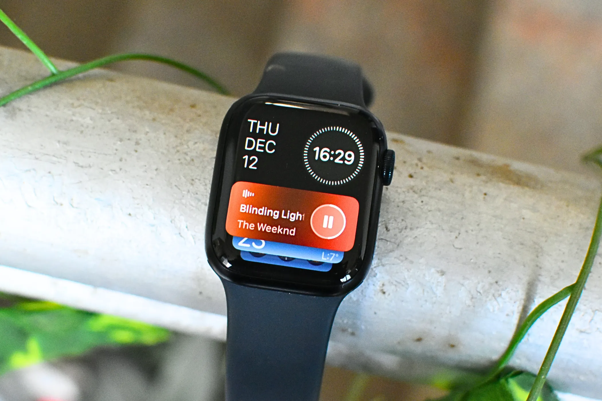 Đồng hồ thông minh Apple Watch hiển thị Live Activities
