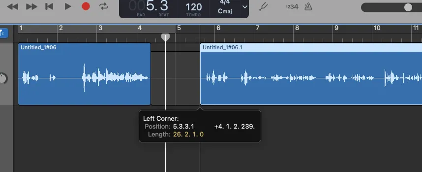 Thao tác chia và xóa một phần clip âm thanh trên timeline GarageBand, minh họa cách chỉnh sửa podcast.